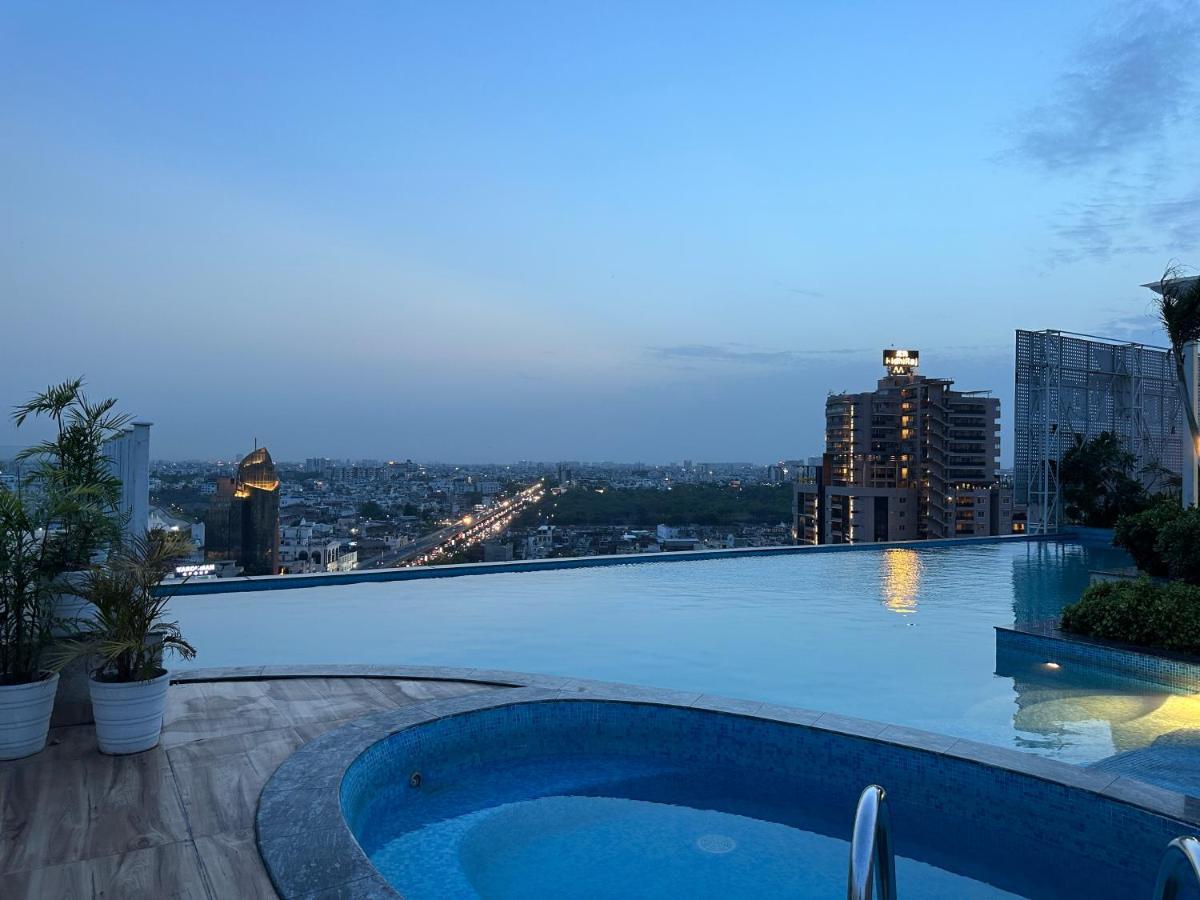 The Grand Anukampa Richi Rich Studio Approved By Govt Of India Apartment *