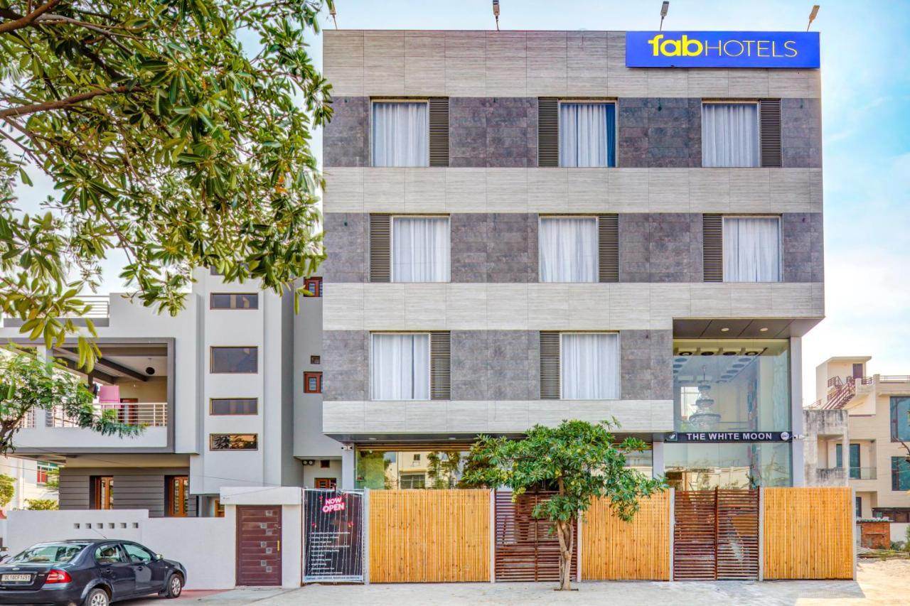 Fabhotel The White Moon Jaipur