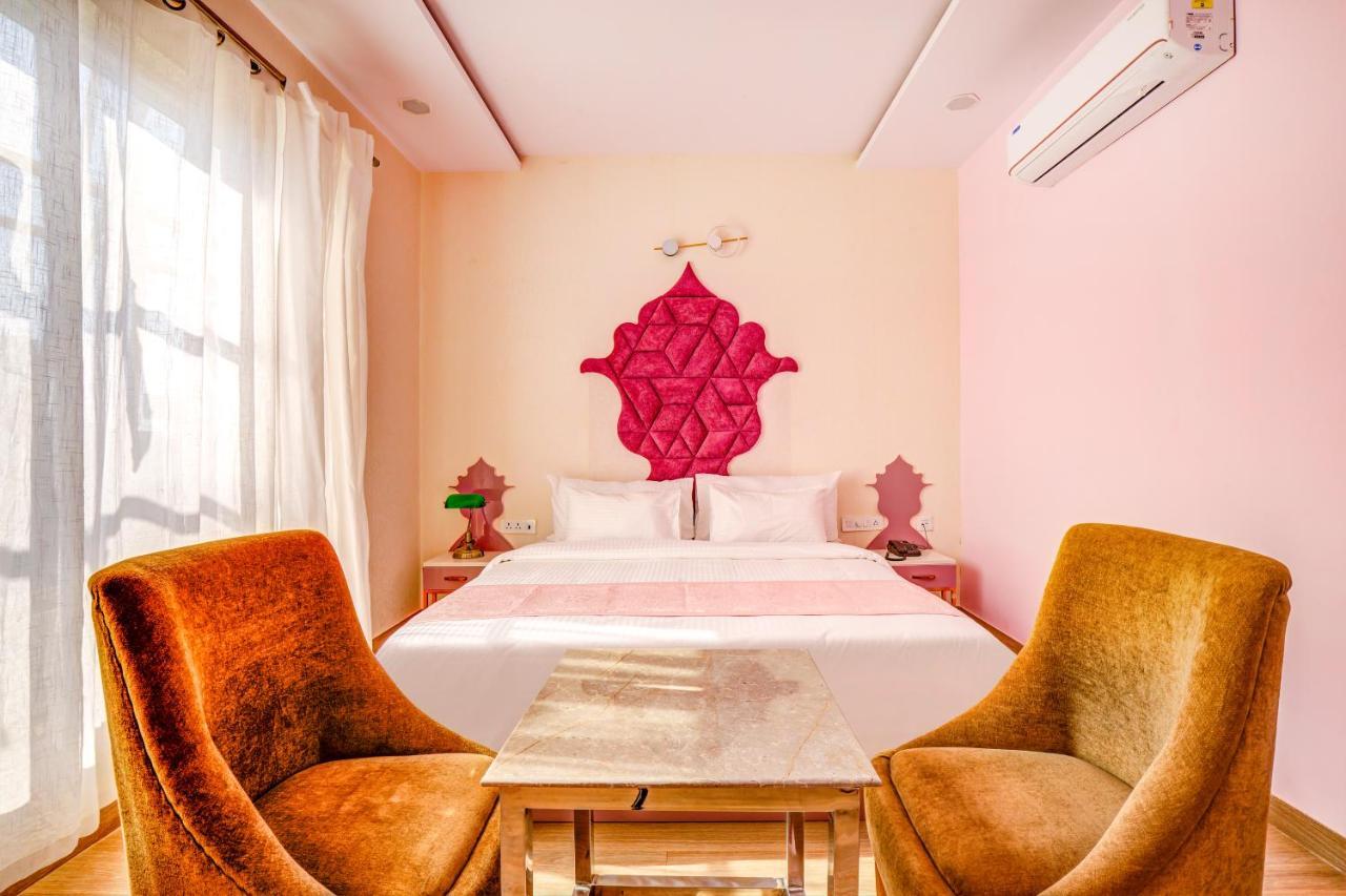Hotel Fabhotel The White Moon 3*