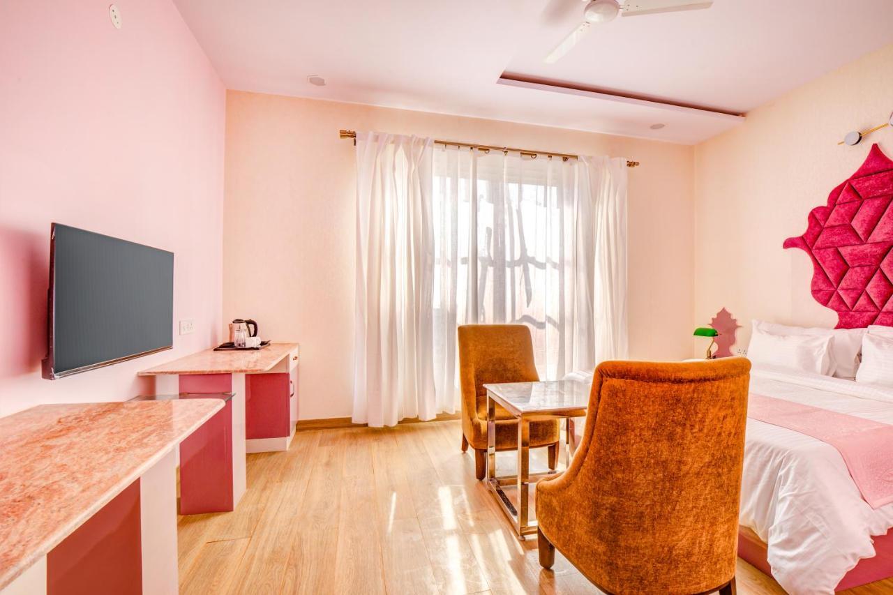 Hotel Fabhotel The White Moon 3*