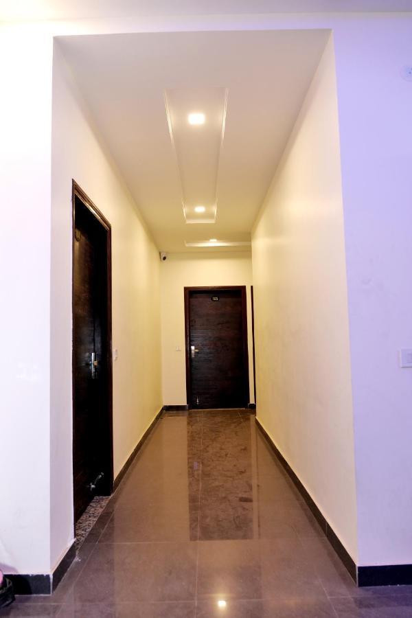 Ira Mansarovar Hotel 4*