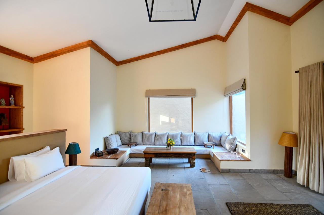 Anopura Resort *