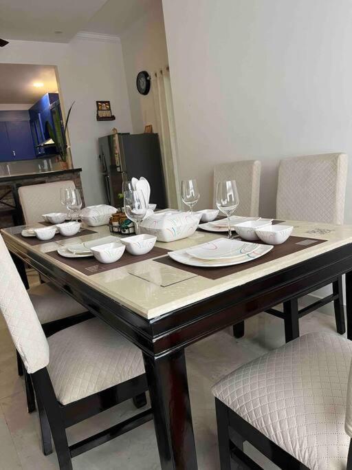 Casa Paradis- Secure, Cozy& Peaceful Paradise In Heart Of Happening Colony *