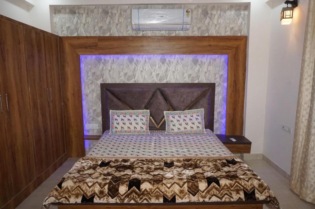 Ultra Luxurious 3bhk Stylish Haven Retreat Apartment *