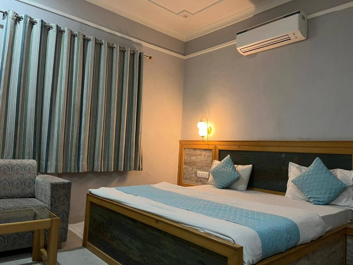 The Circle Era - An Aesthetic By Shivaneel Hospitality Hostel