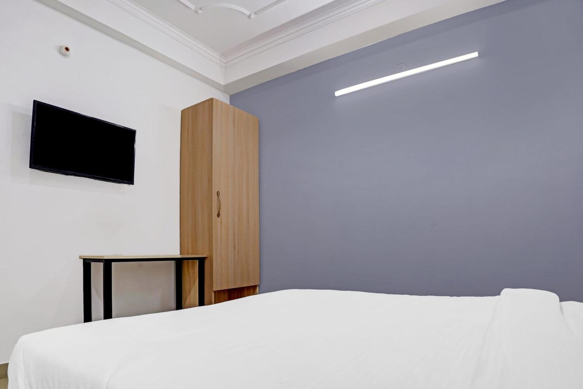 Super Collection O Grand Capitol- Hotel
