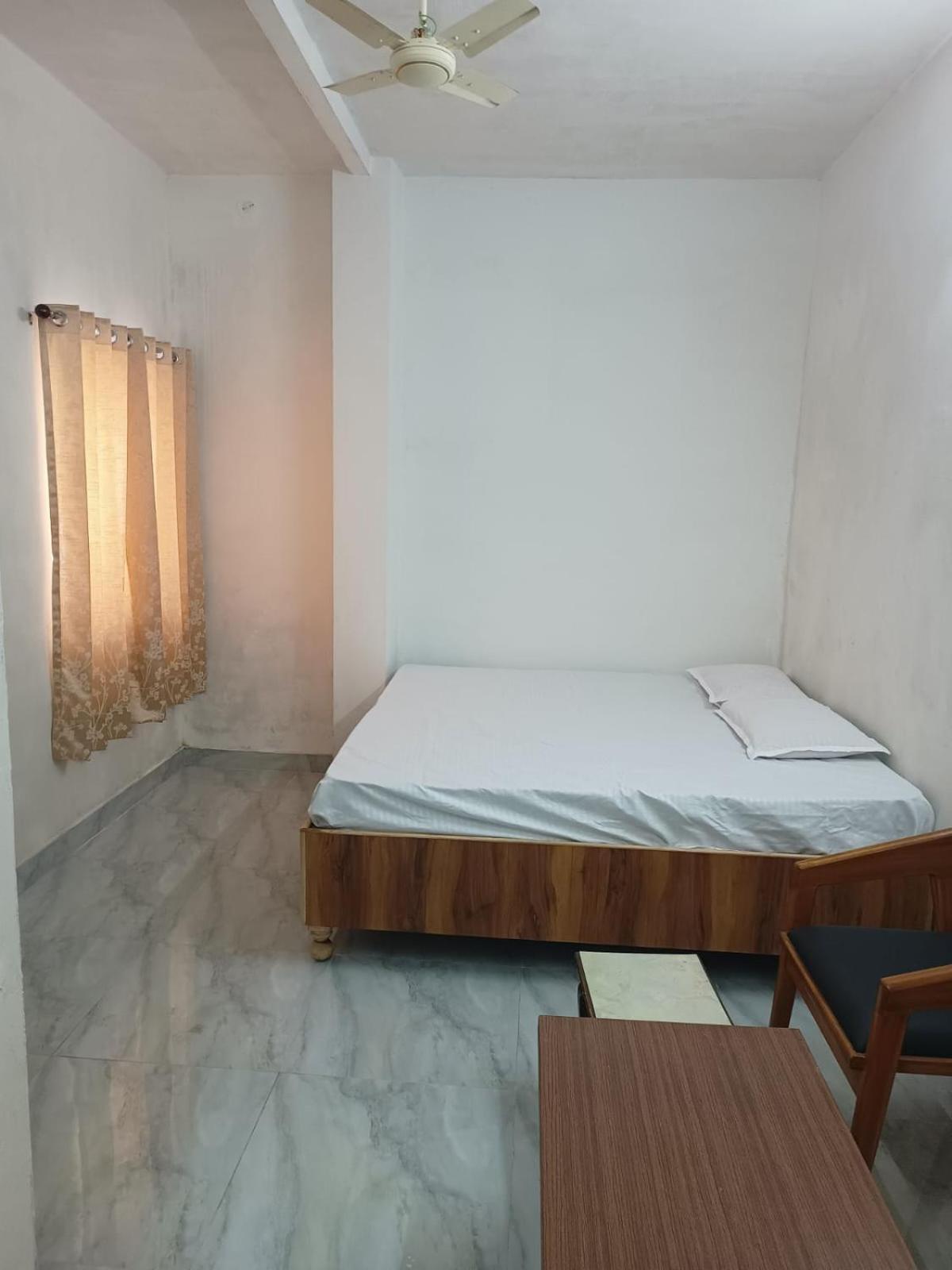 Bed & Breakfast Budget At Banipark Llp *