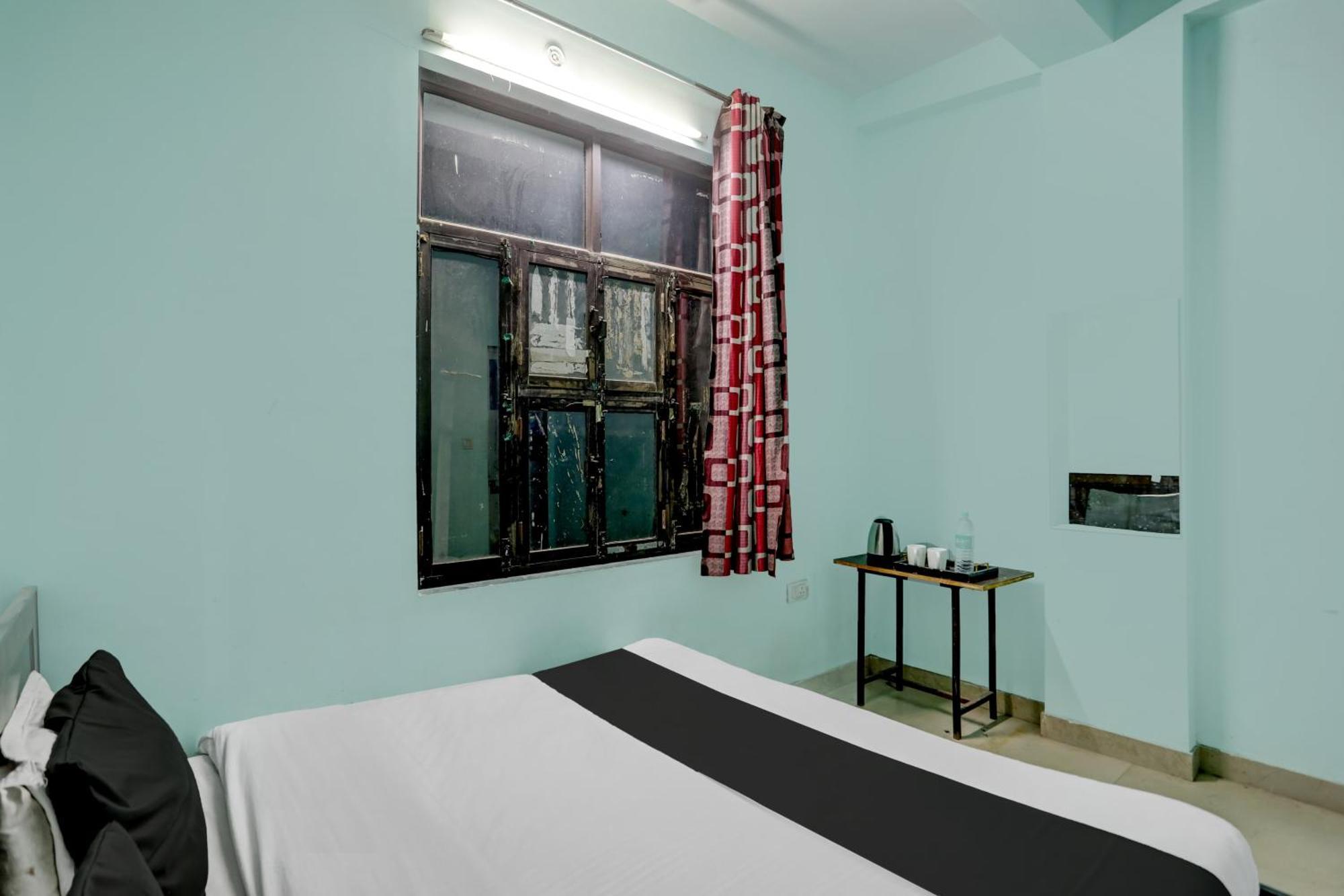 Oyo Shyam & Restaurant 3*