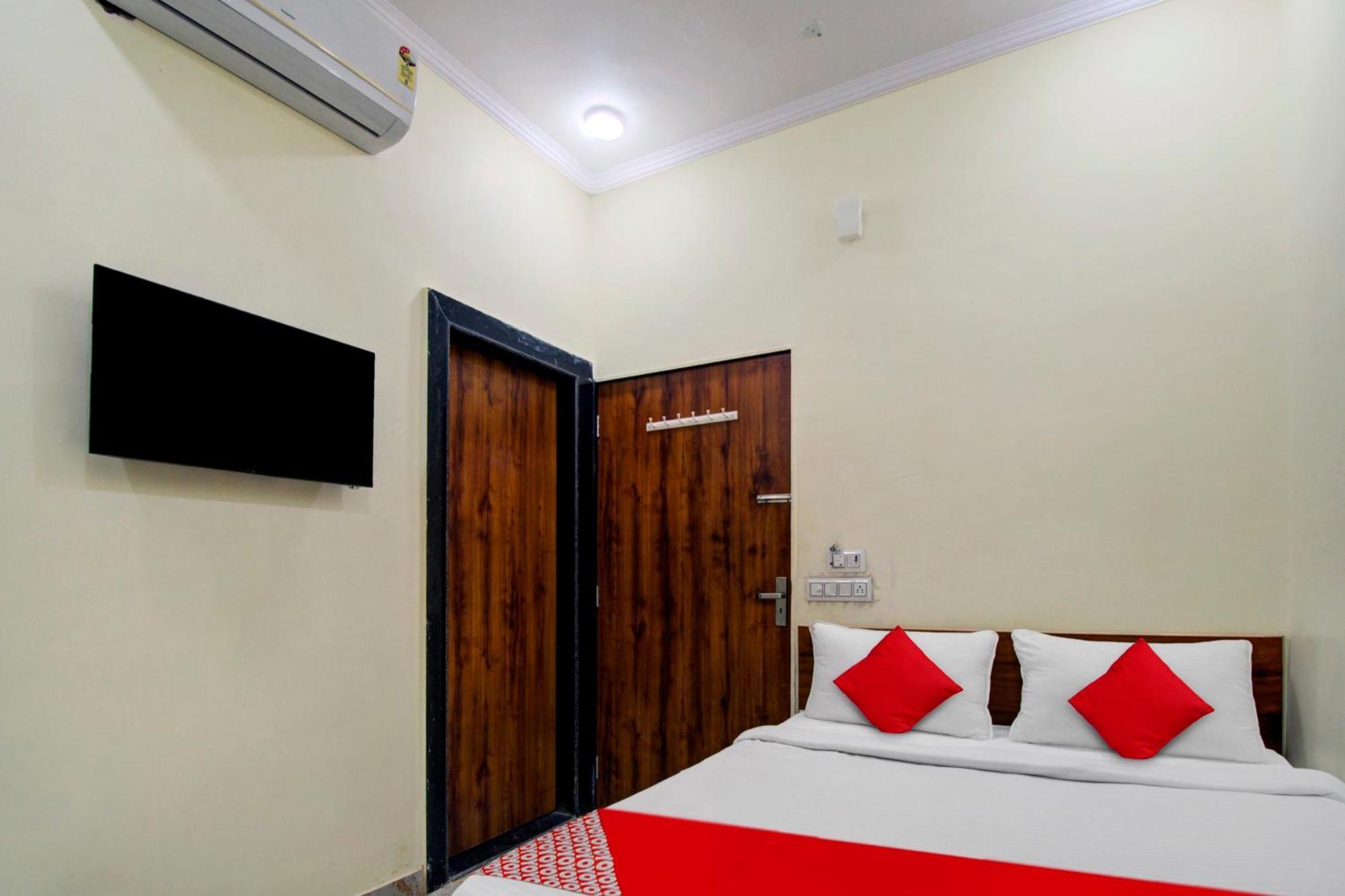 O Moon Mahal Hotel 3*