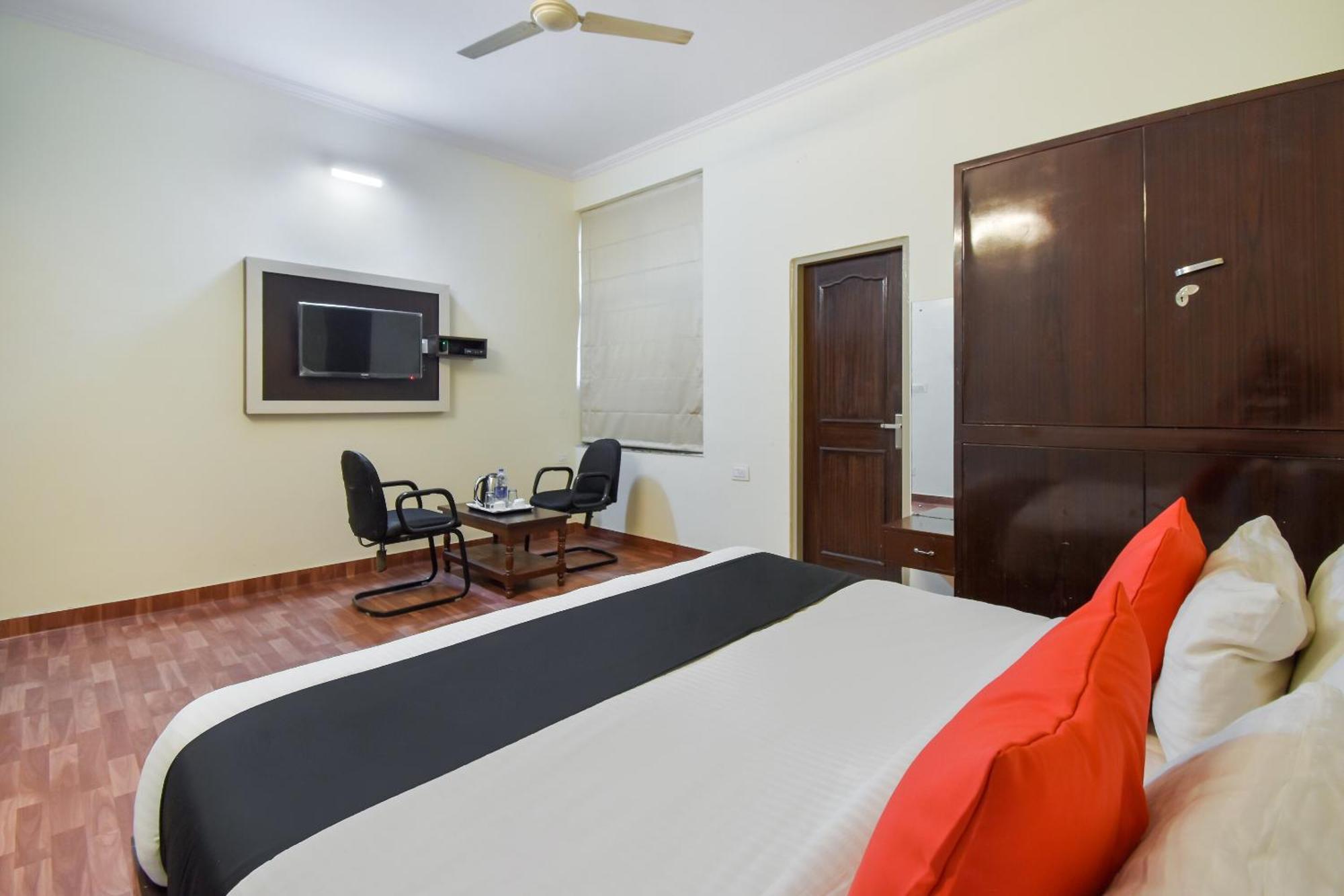 Hotel Collection O Krishna Pride