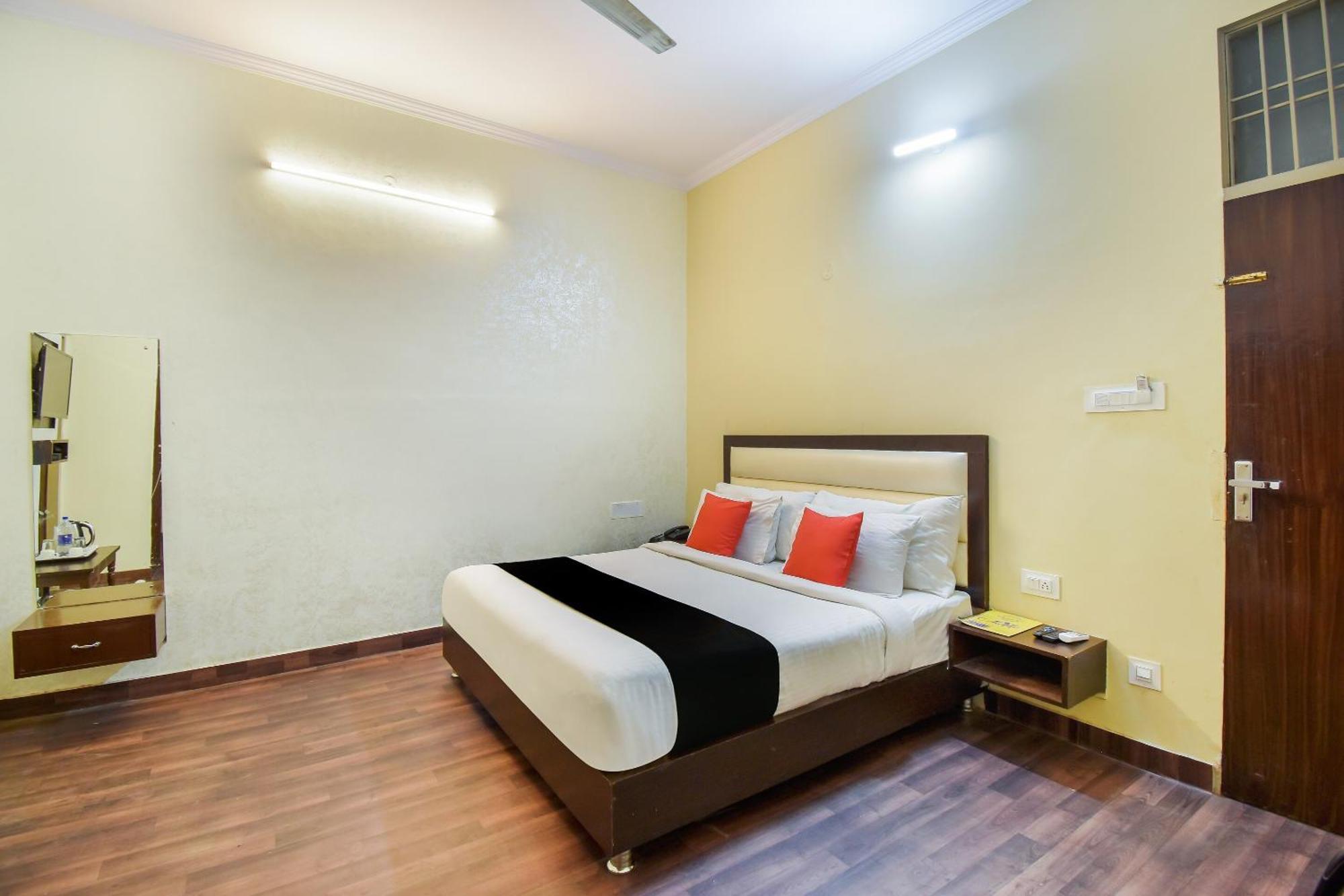 Hotel Collection O Krishna Pride