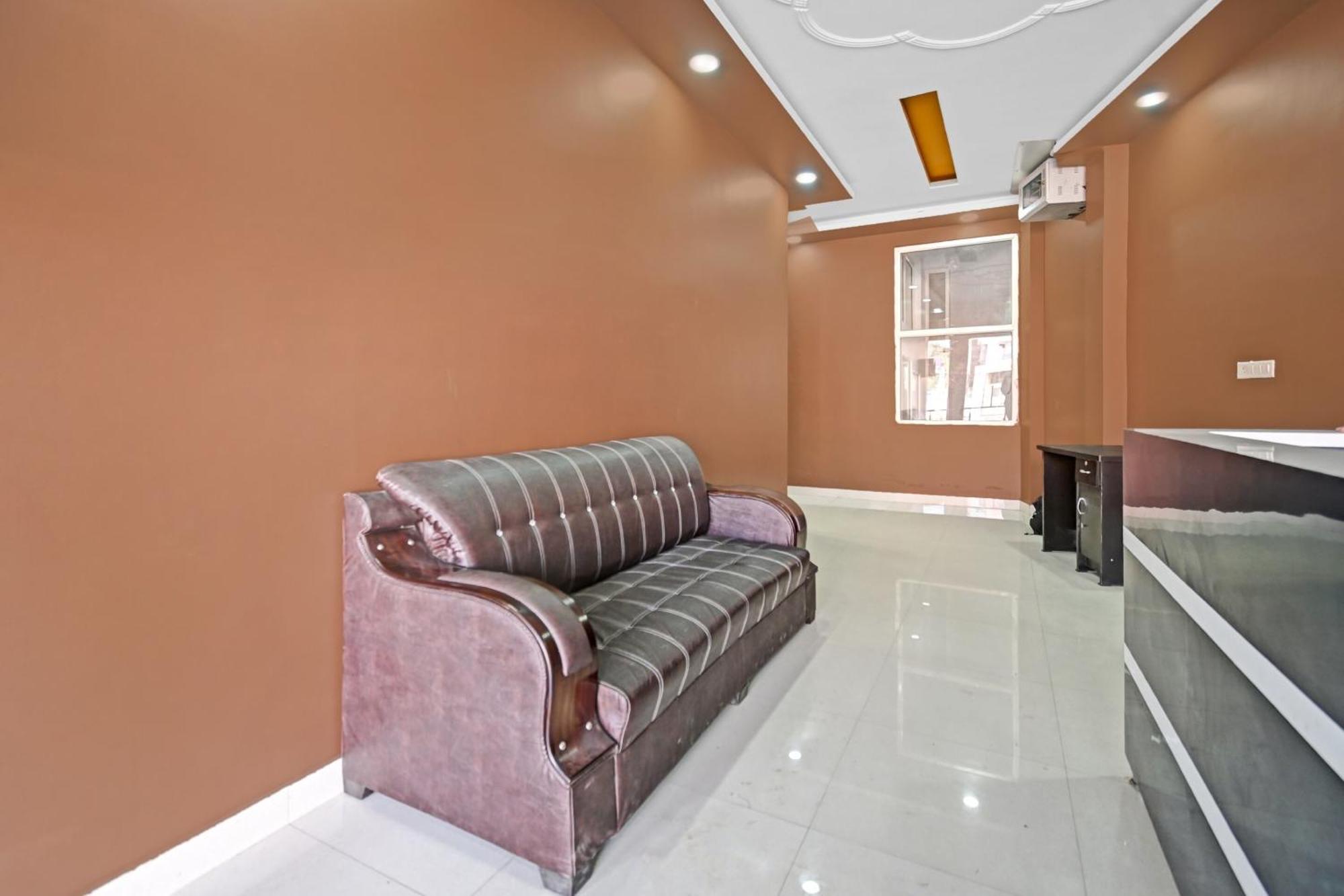 Collection O High Strret Jaipur