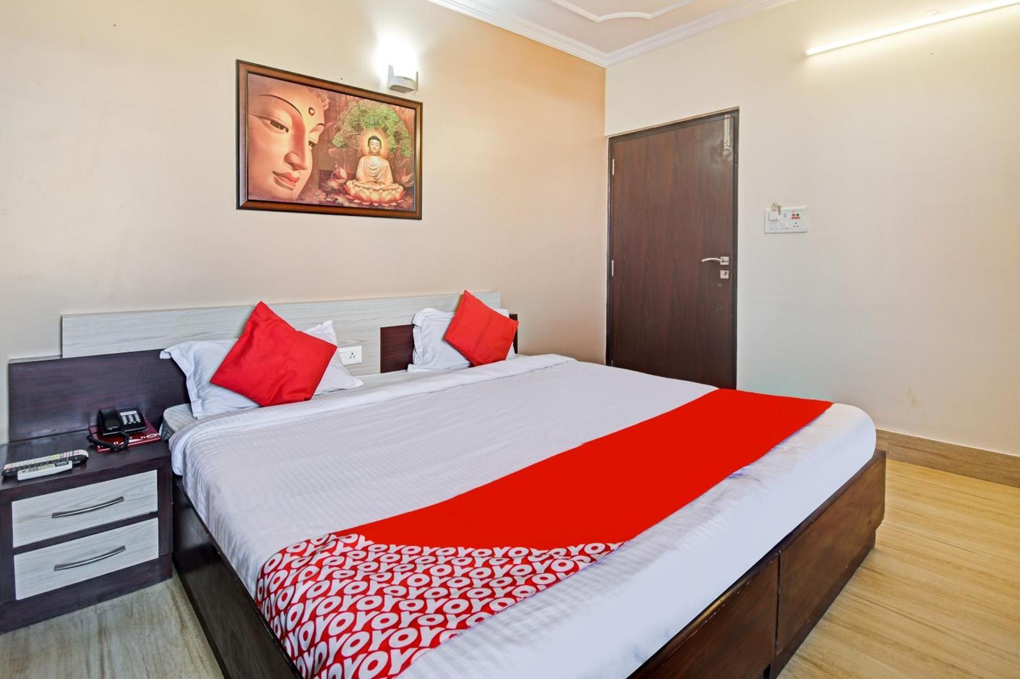 O 75407 Hawa Sadak Hotel