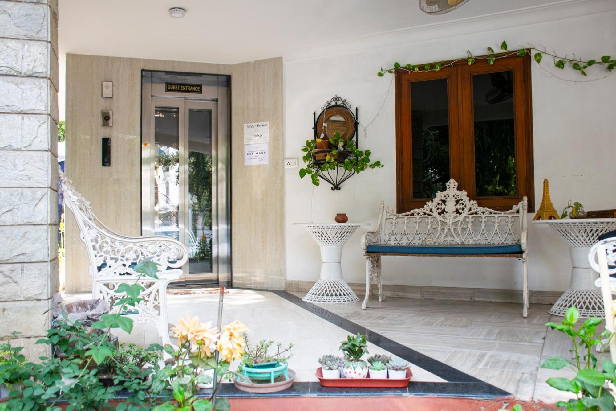 Girisadan Boutique