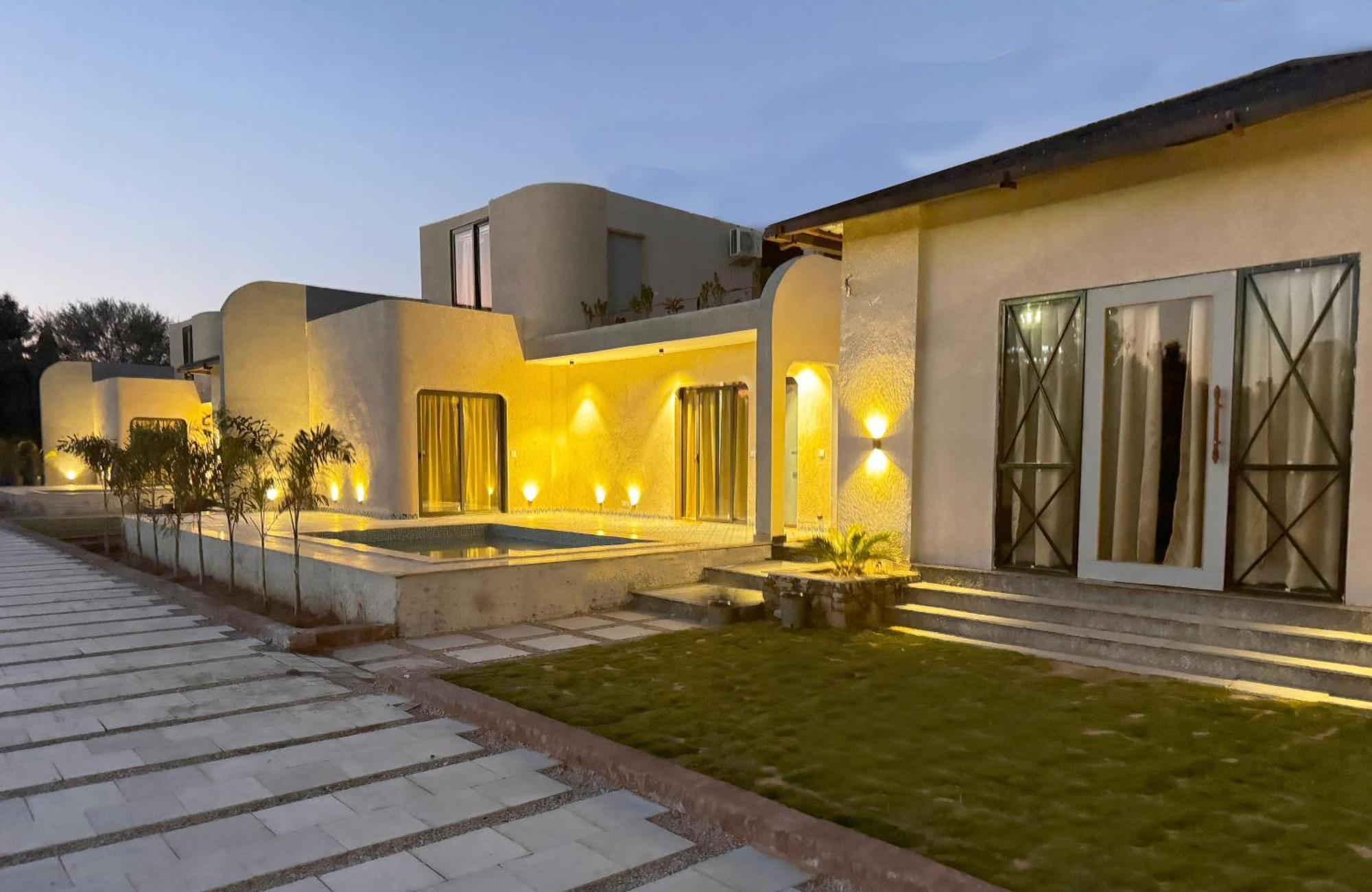Sakura - Pool Side Farm Villa Jaipur