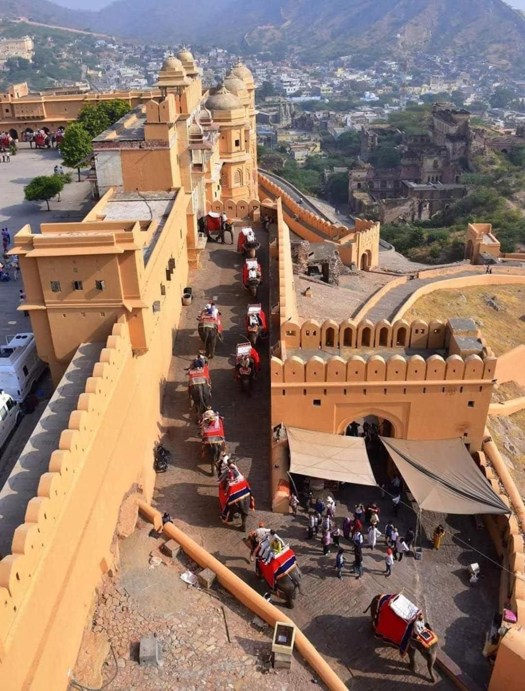 Shree Narayan Palace Hotel