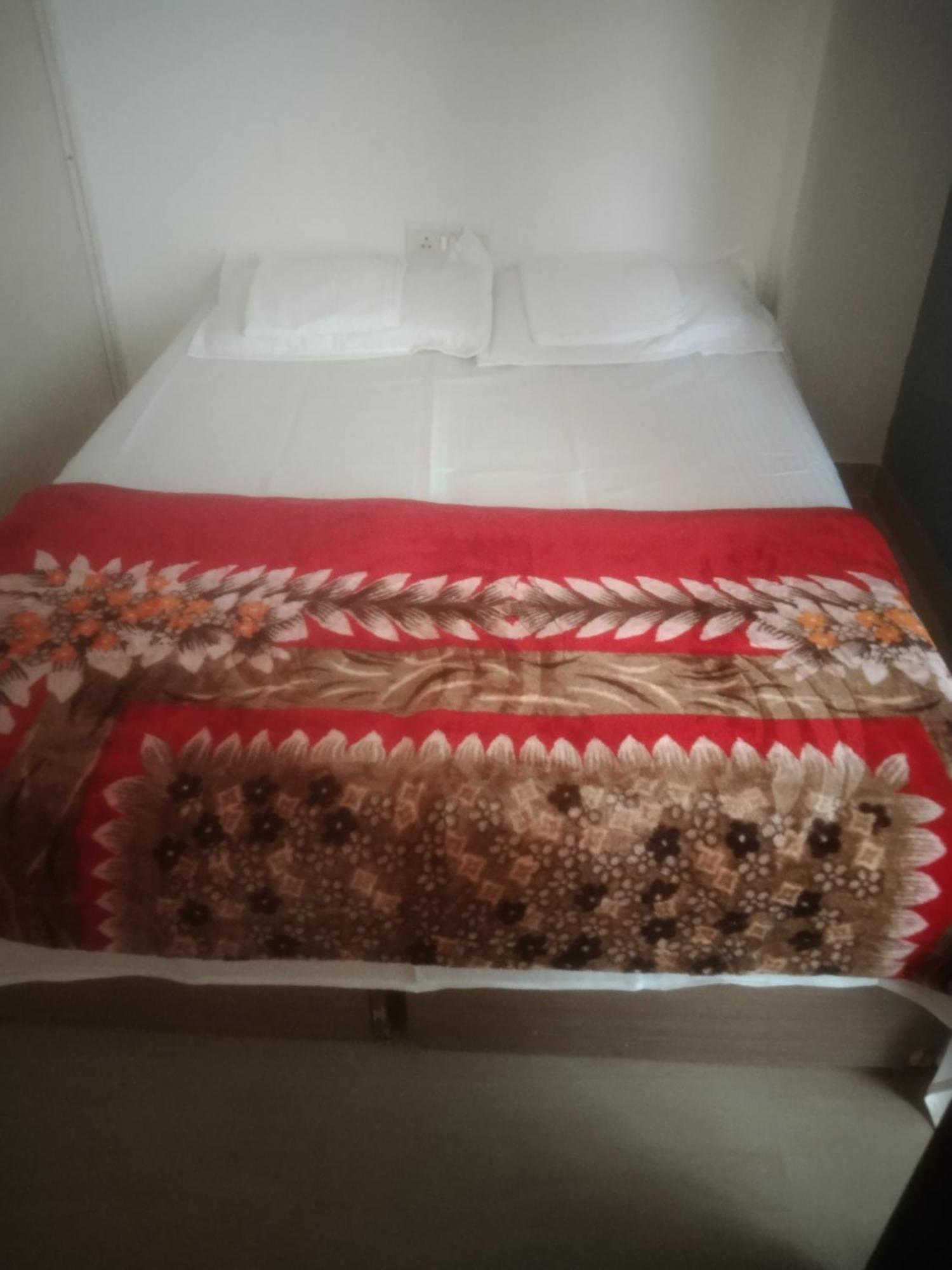 Dev Mansarovar Hotel 2*