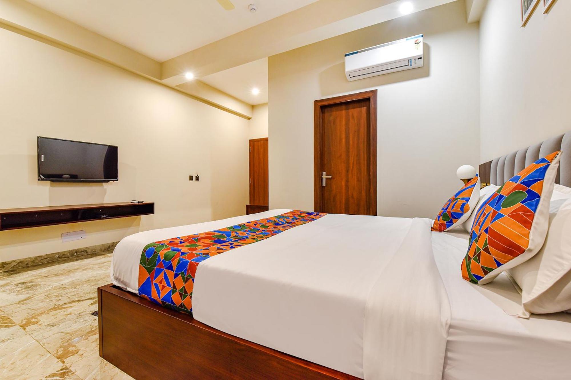 Fabhotel Pravaasam Residency Hotel
