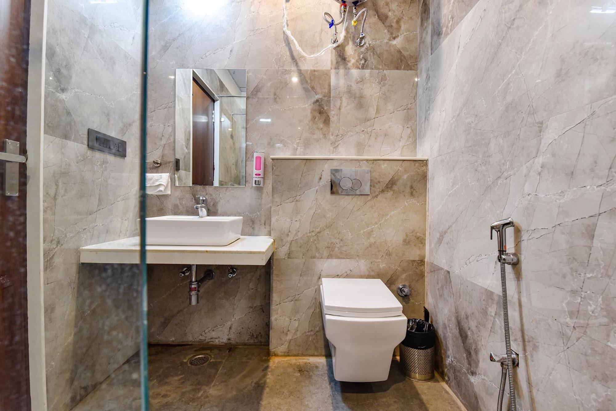 Fabhotel Pravaasam Residency Hotel