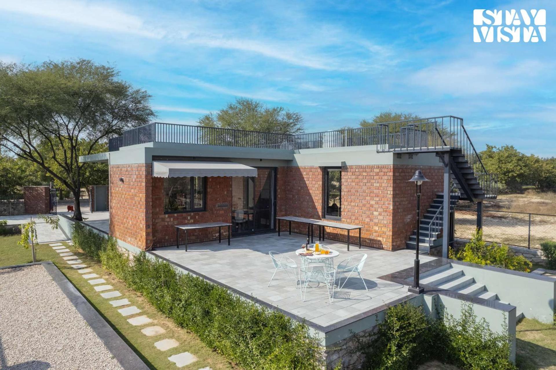 Stayvista's Kachnaar - Pet-friendly With Lawn, Terrace & Indoor-outdoor Games