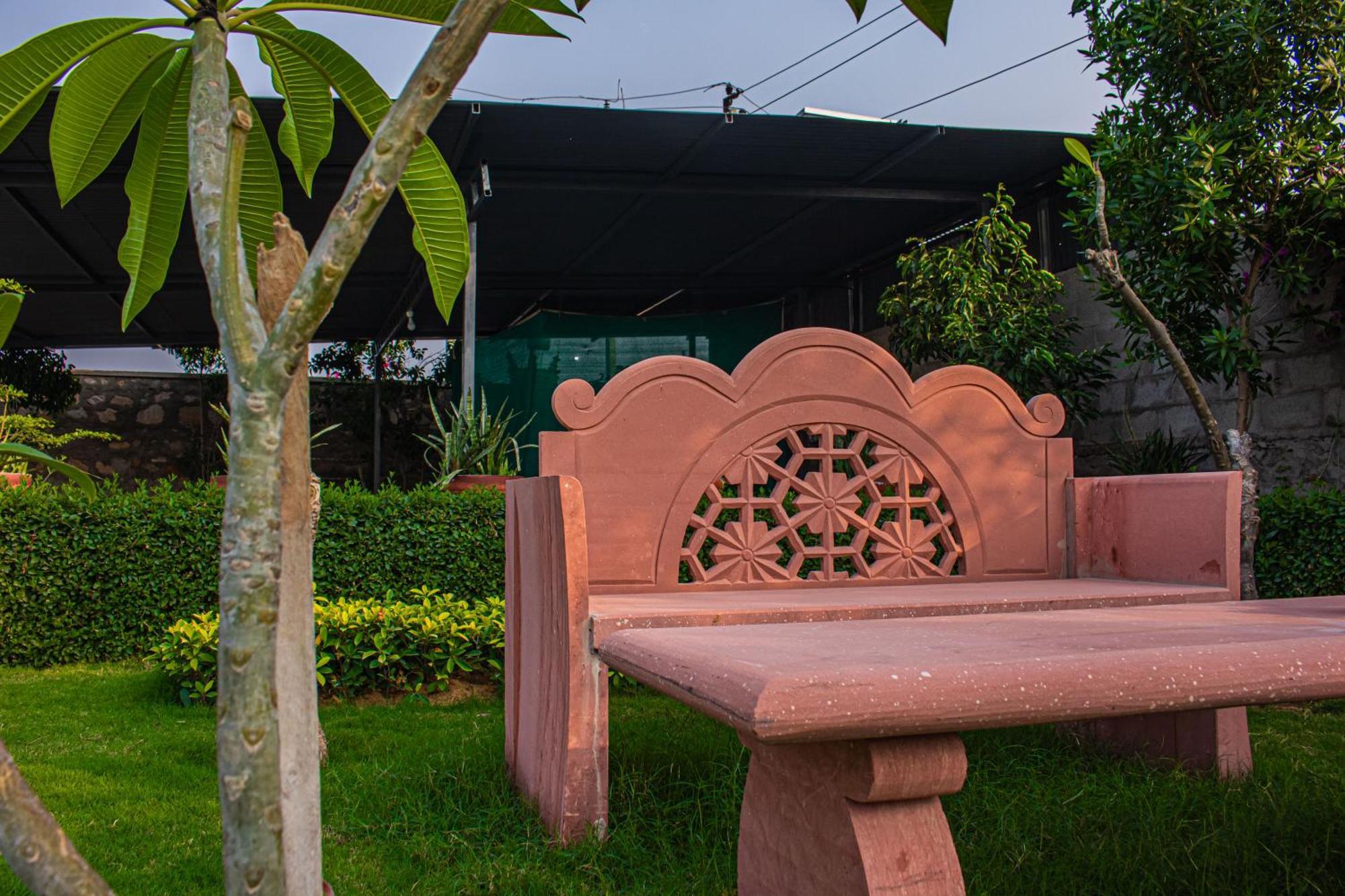 The Peace- A Luxury Private Pool Farm stay Jaipur