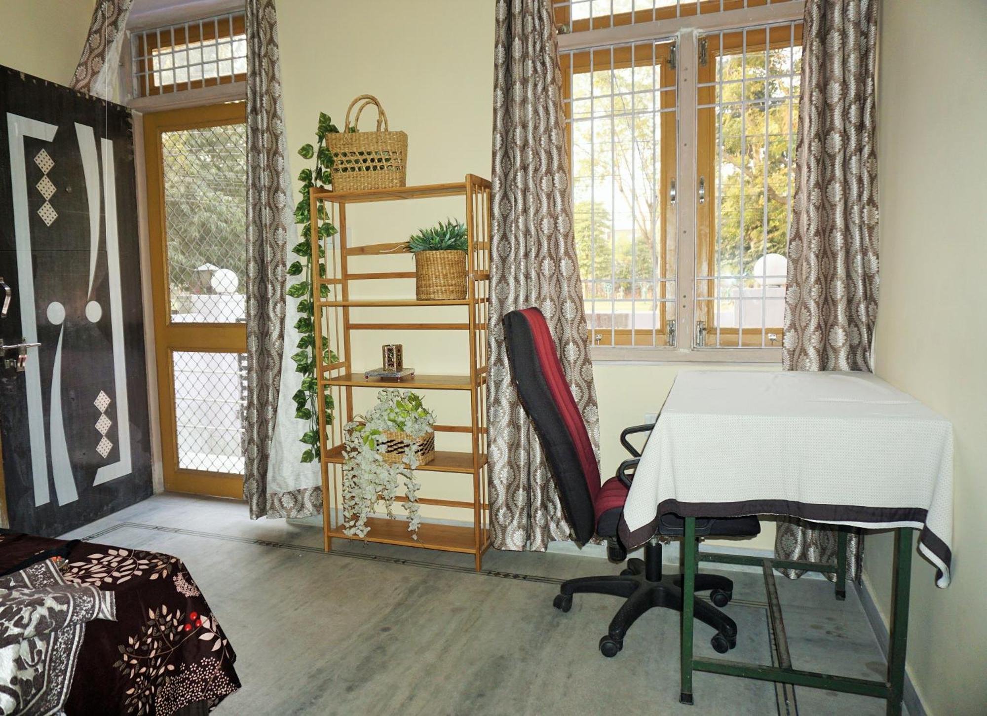 Luxurious 3 Bhk Independent Cozy Corner Apartment