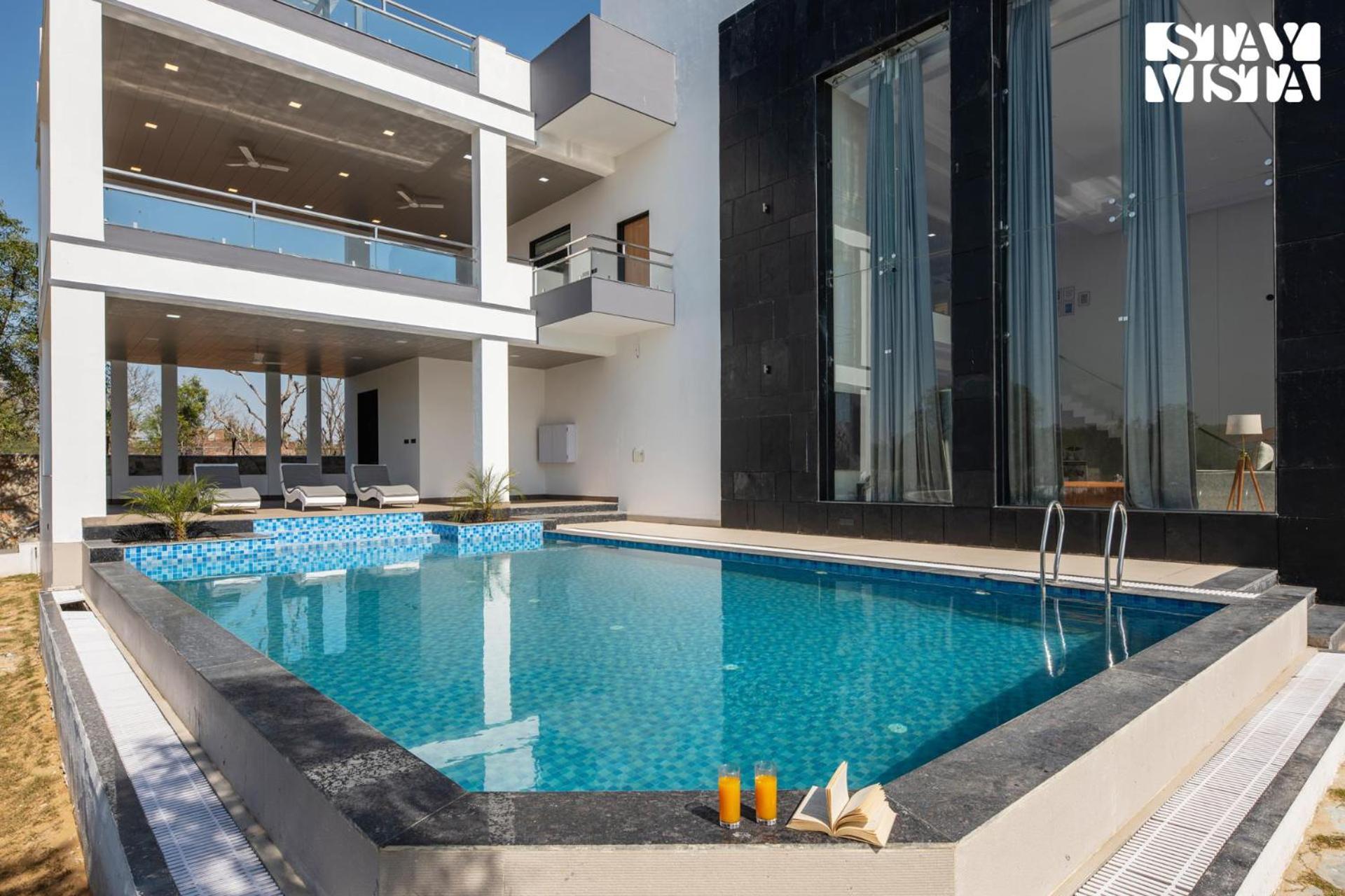 Villa Stayvista's Avadh Vatika - Mountain-view With Outdoor Pool, Lawn Featuring A Gazebo & Bar *