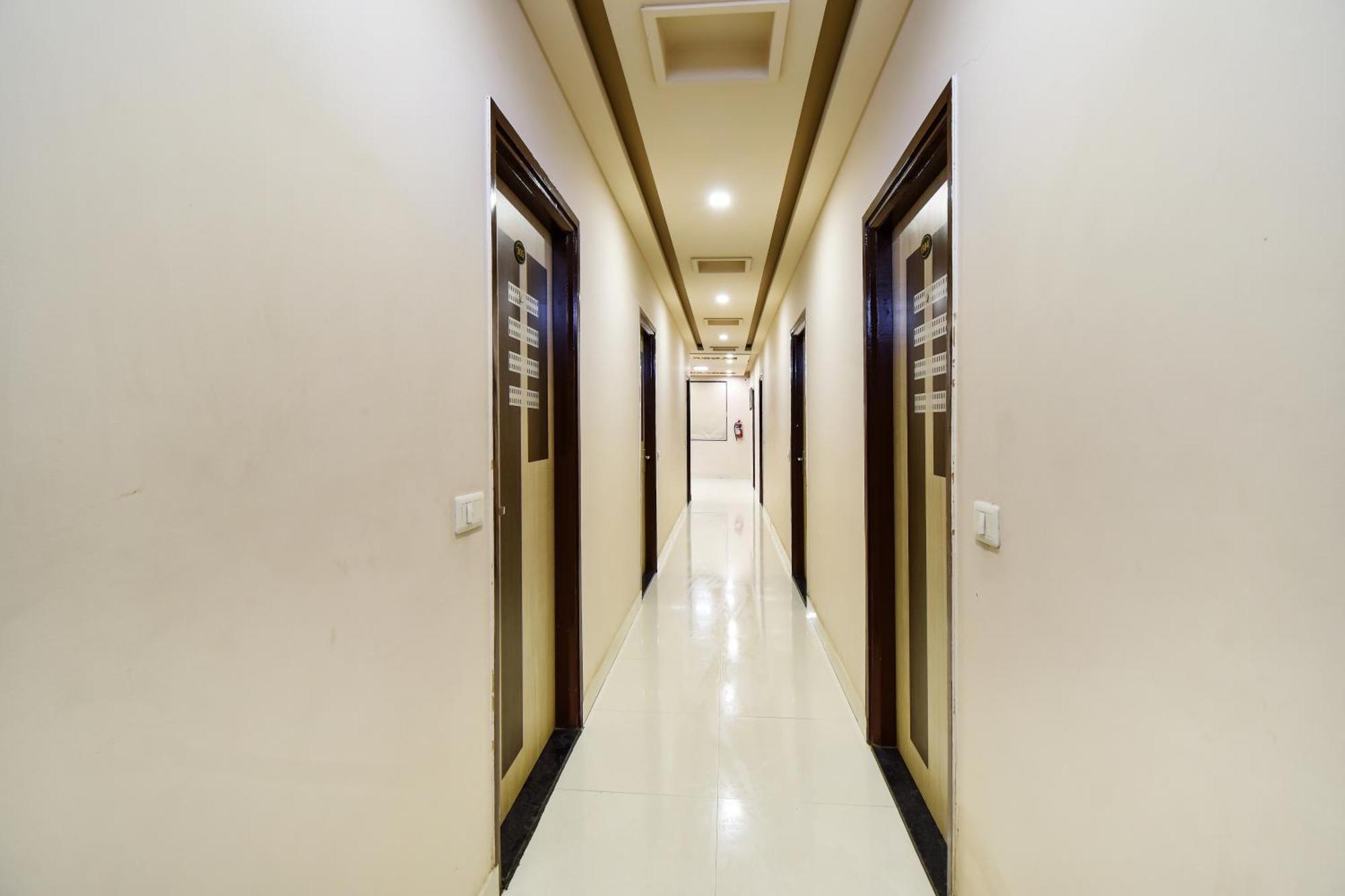Collection O Guru Kripa Hotel 4*