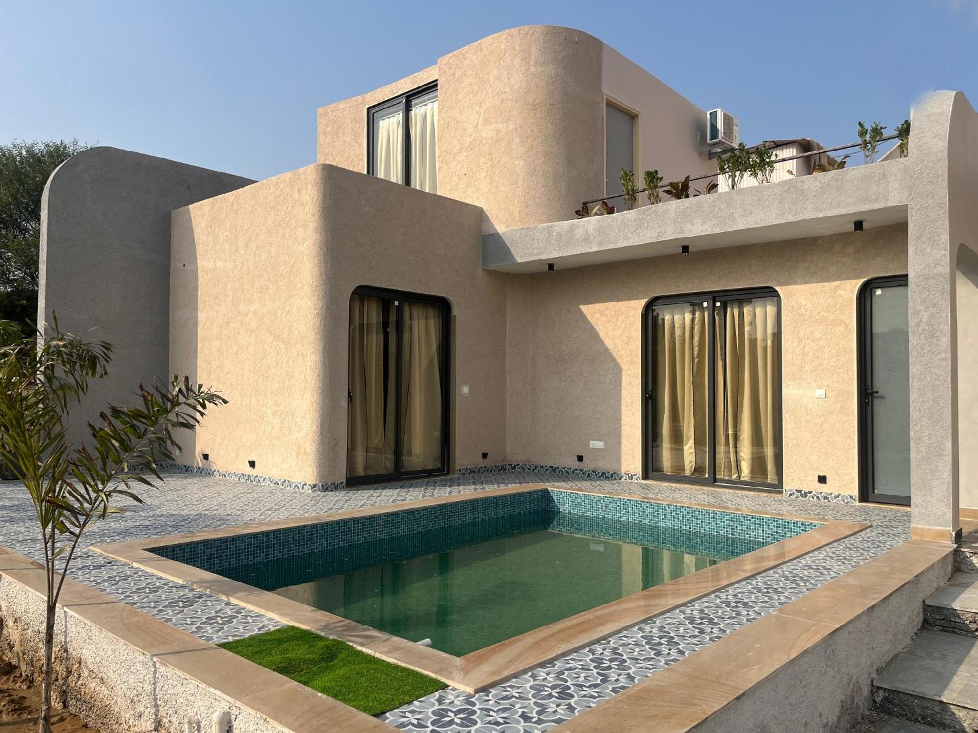 Sakura - Pool Side Farm Villa *