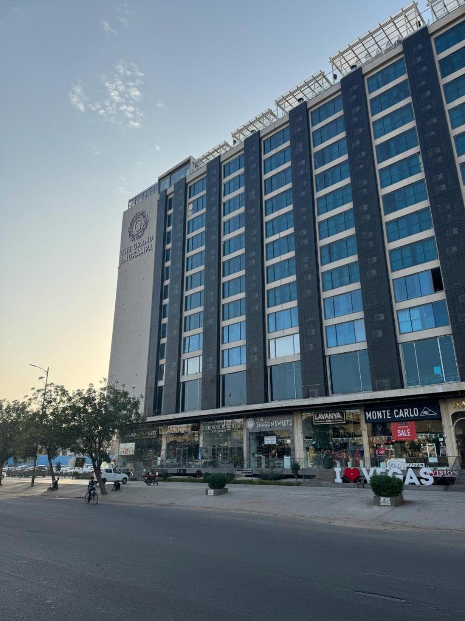 The Grand Anukampa By Zen Den Hotel