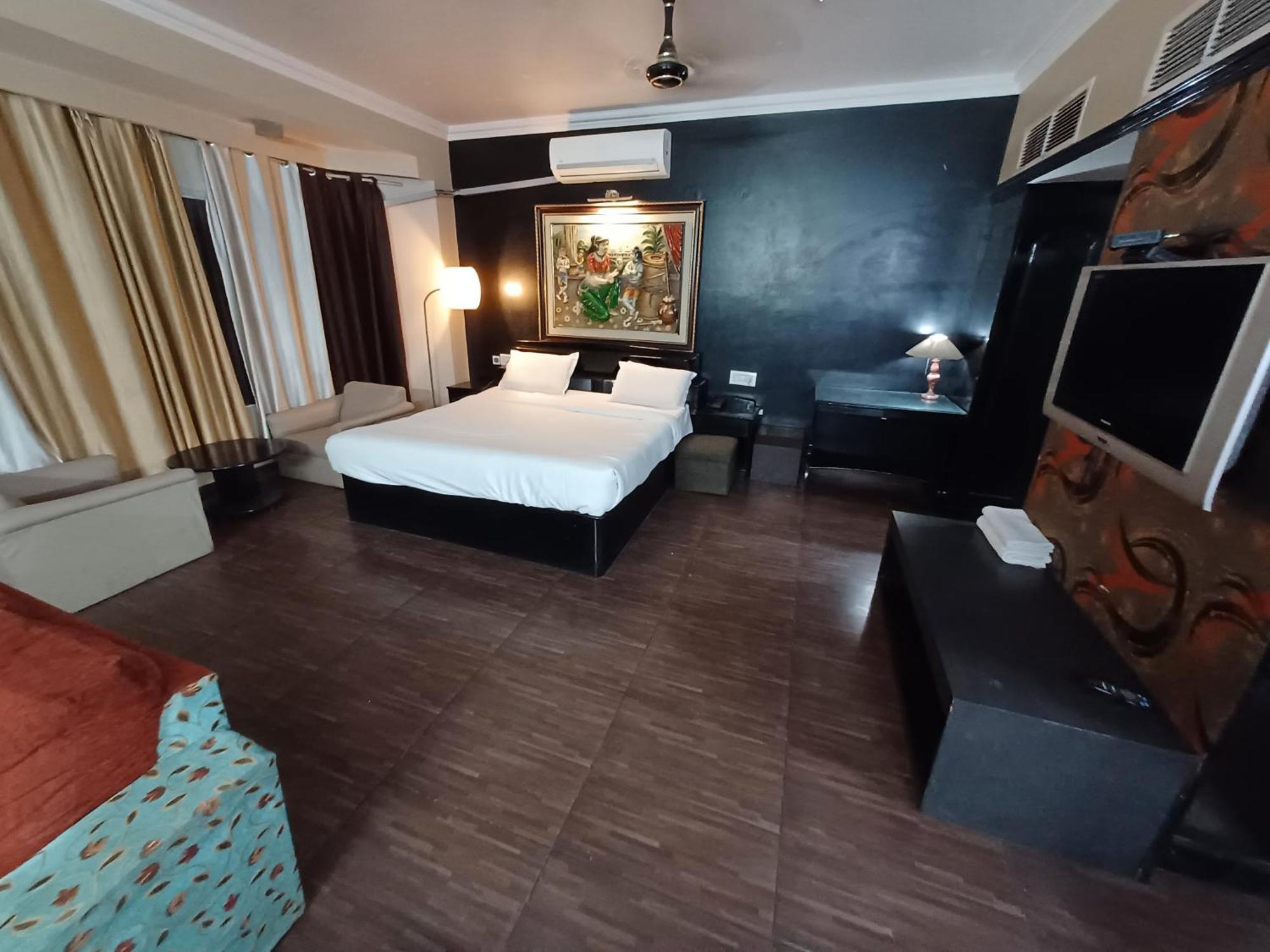 Maya International 3*
