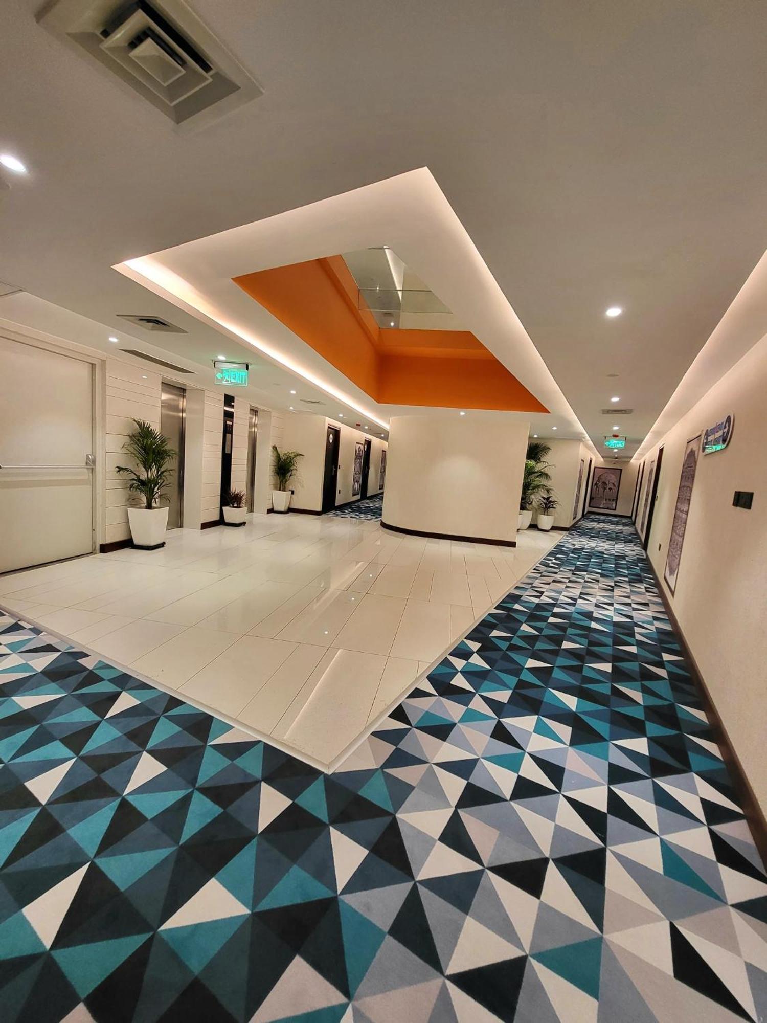 Hotel Express & Gopalpura 4*