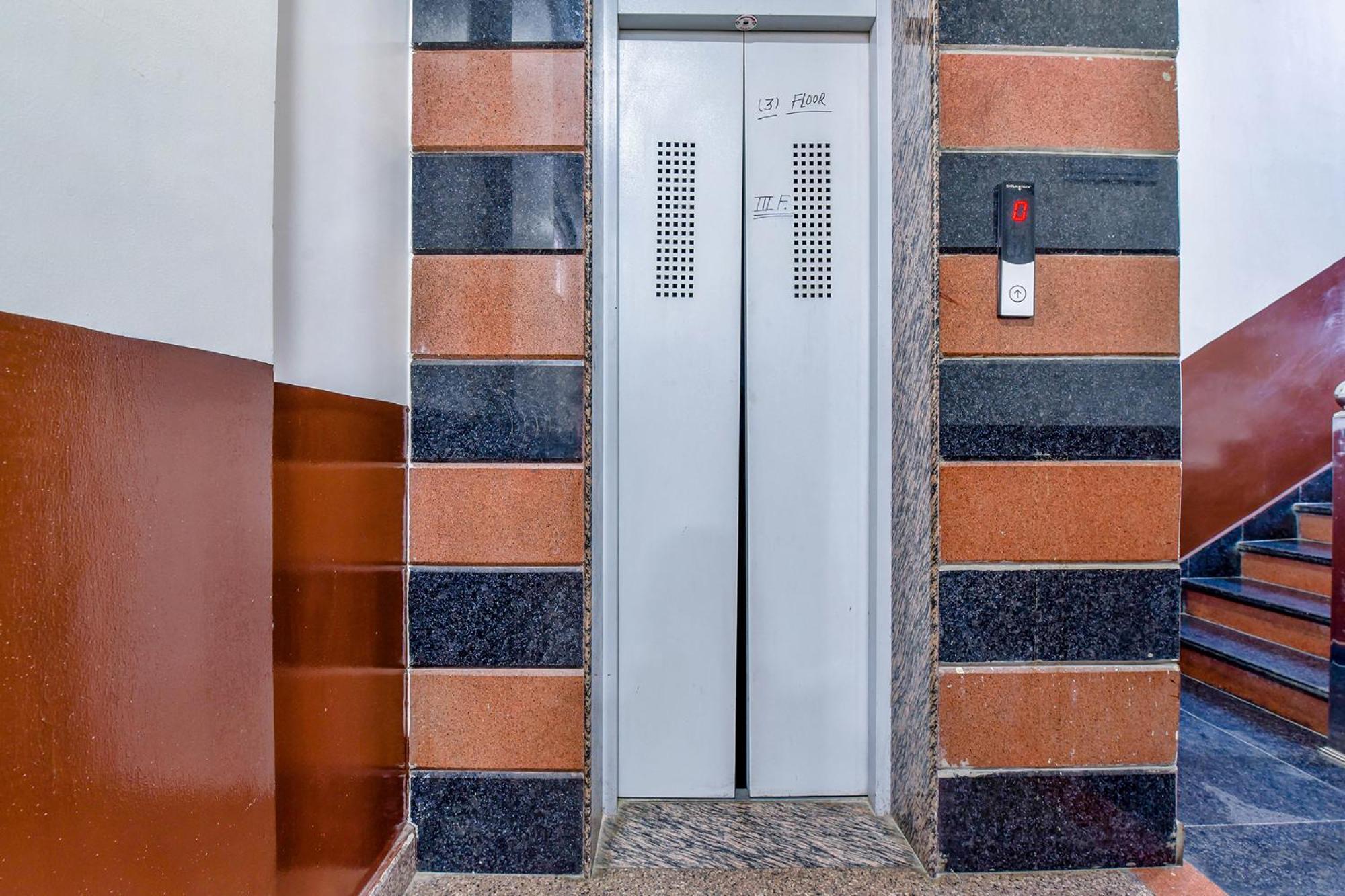 Fabhotel Diamond Key Hotel