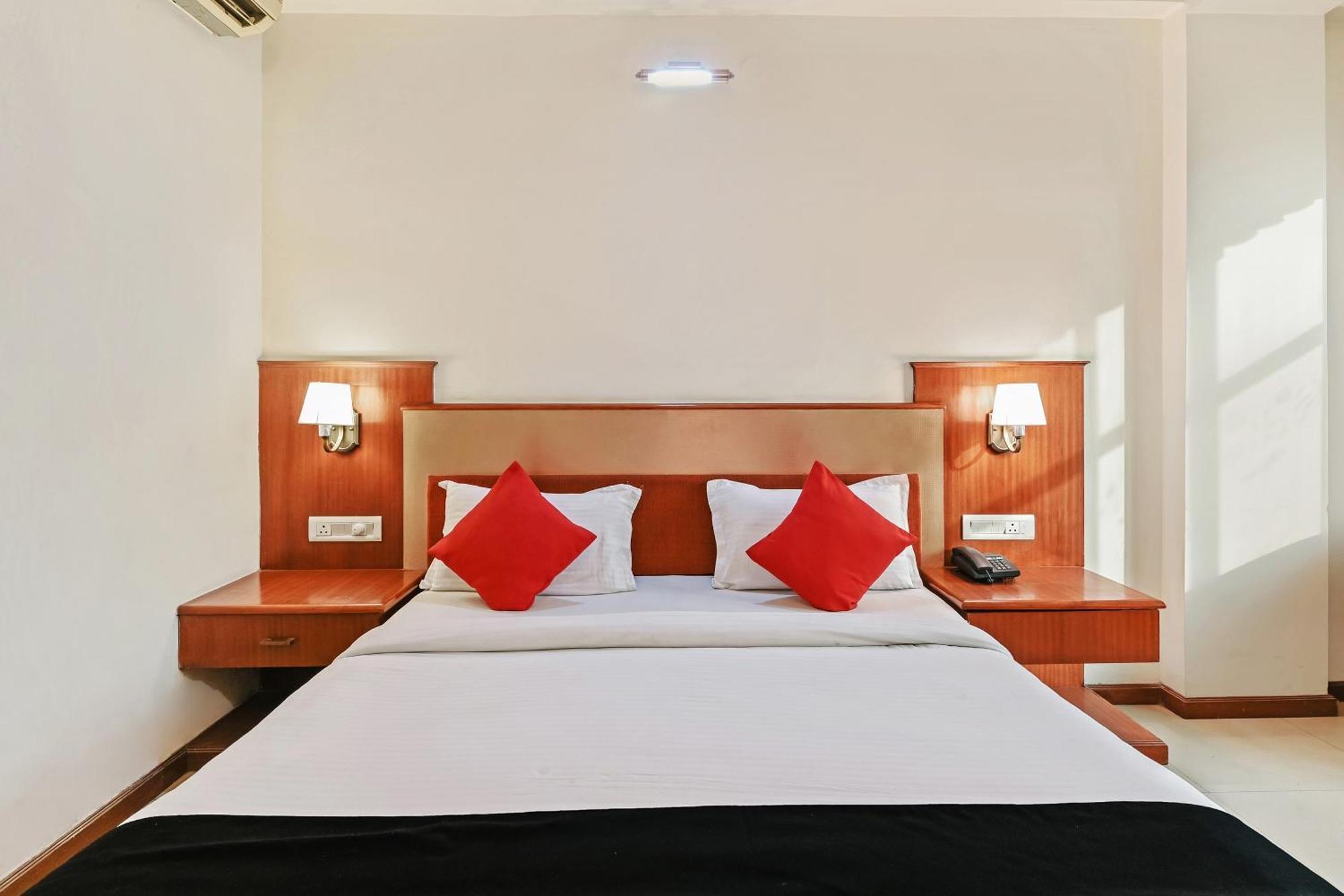 Royal Empire Hotel 3*