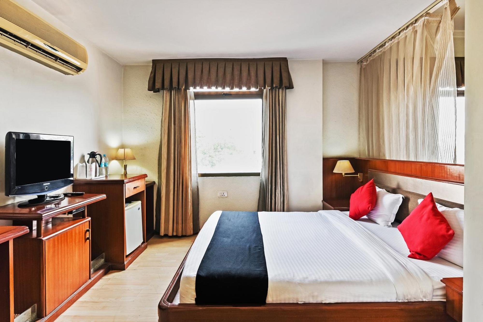 Royal Empire Hotel 3*