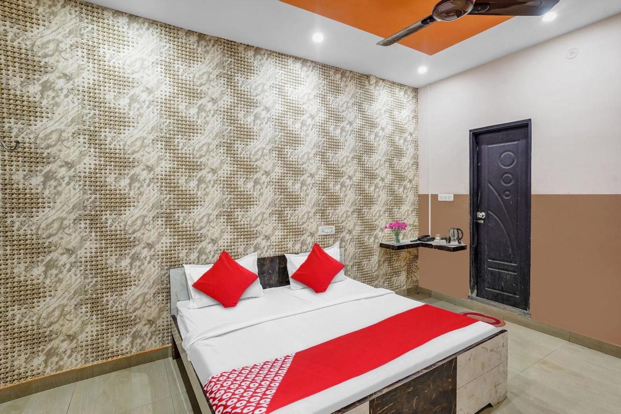 O Swastik & Restaurant 4*
