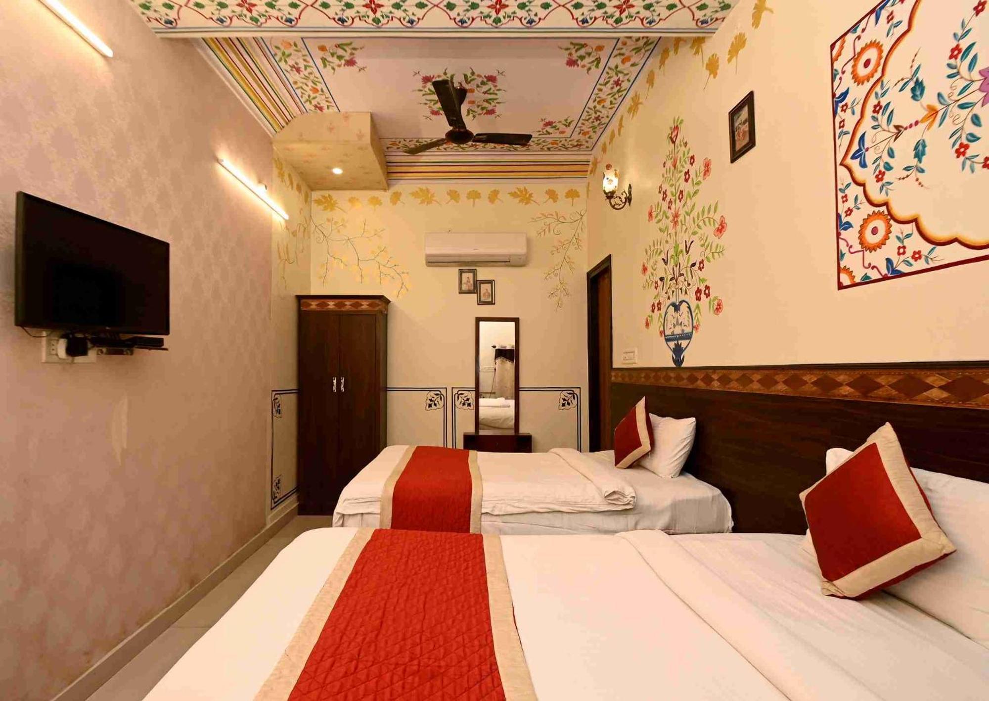 Virasat Mahal Heritage Hotel-jaipur Center 3*