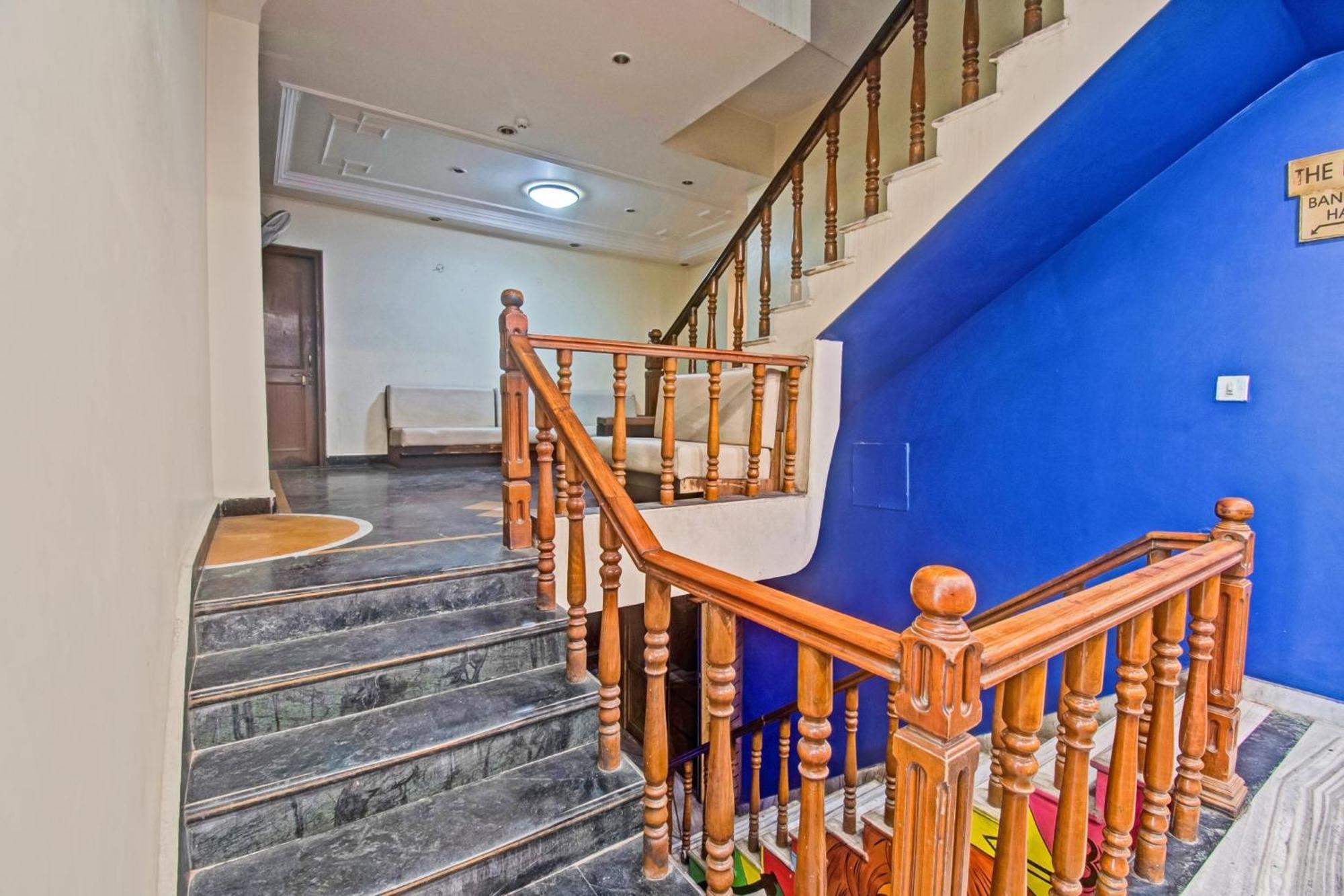 O Kiran Palace 3*