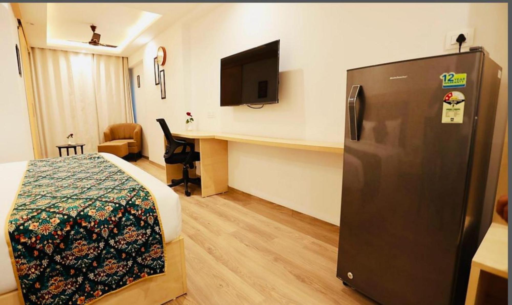 Hotel Pink Grand Anukampa
