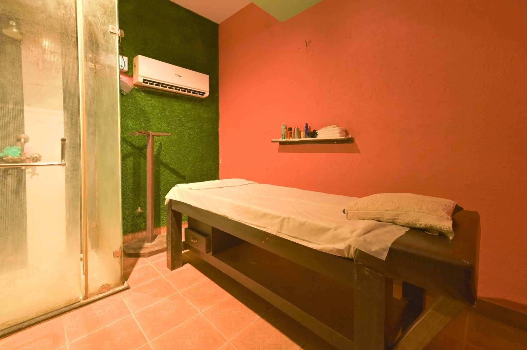 The Byke Grassfield With Outdoor Pool, Shyam Nagar, Resort