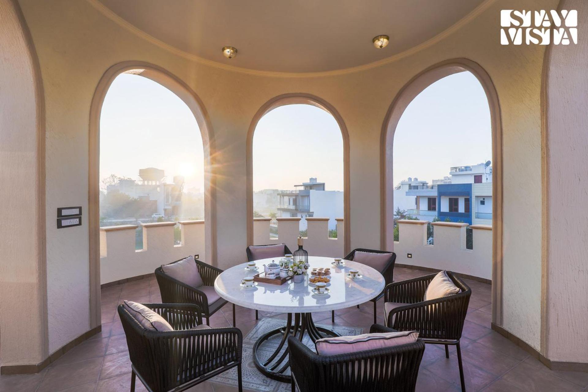 Stayvista's Mystic Castle With Terrace, Swimming Pool, Lawn With Gazebo * Jaipur