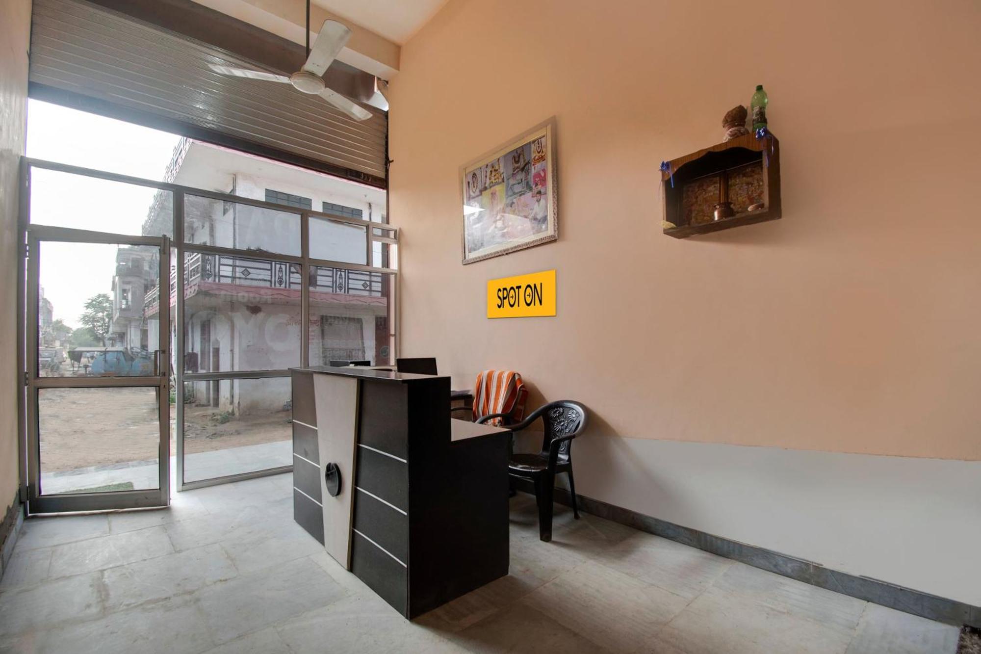 Hotel Spot On Pari & Cafe Jaipur