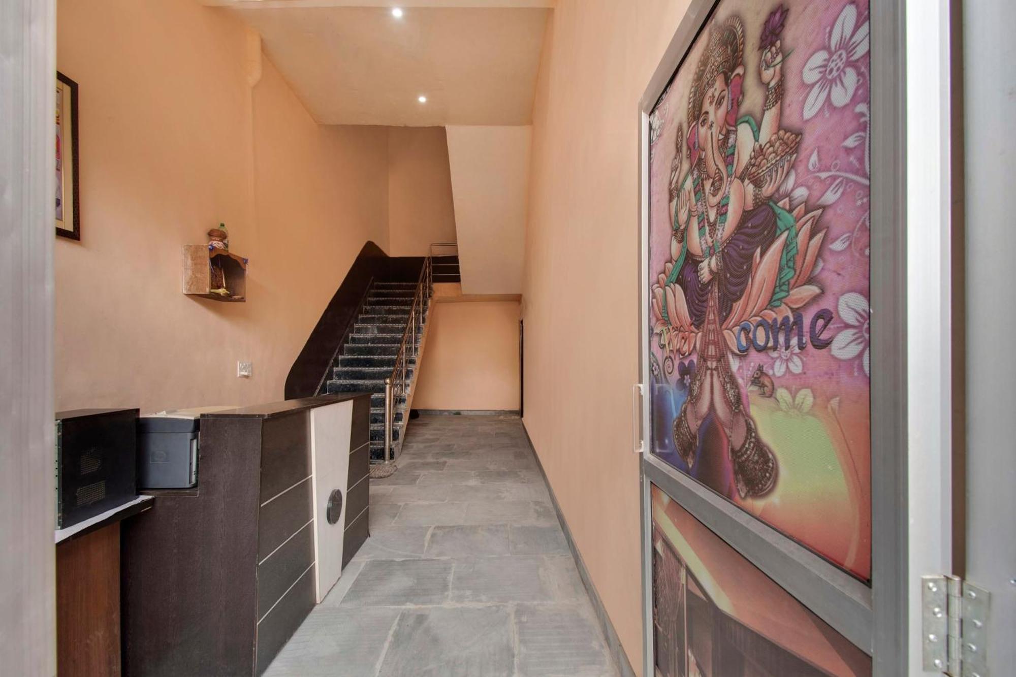 Hotel Spot On Pari & Cafe 3*
