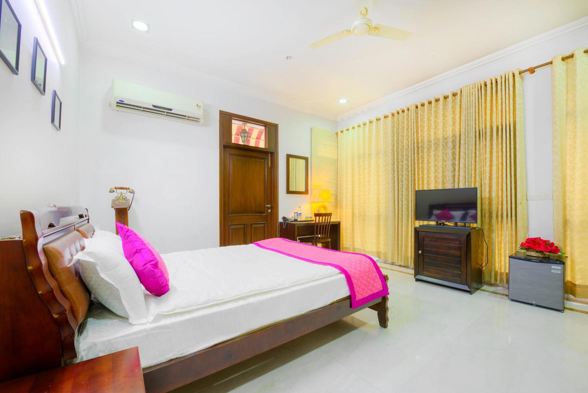 Palm 34 Bed & Breakfast 3*