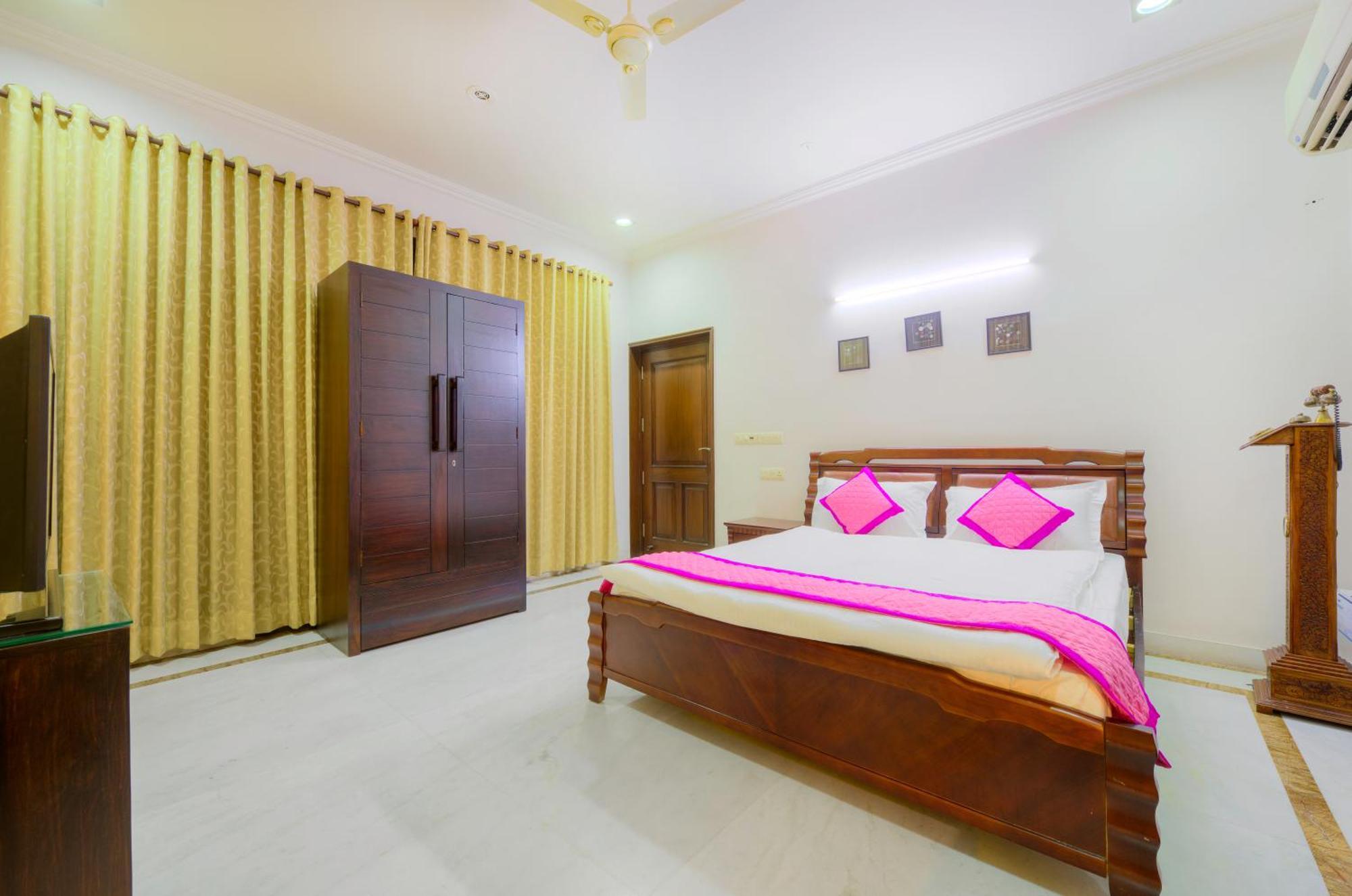 Palm 34 Bed & Breakfast 3*