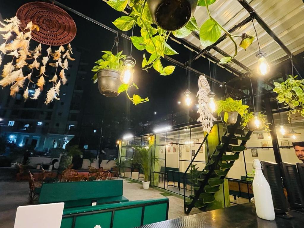 Hotel Empire Regency