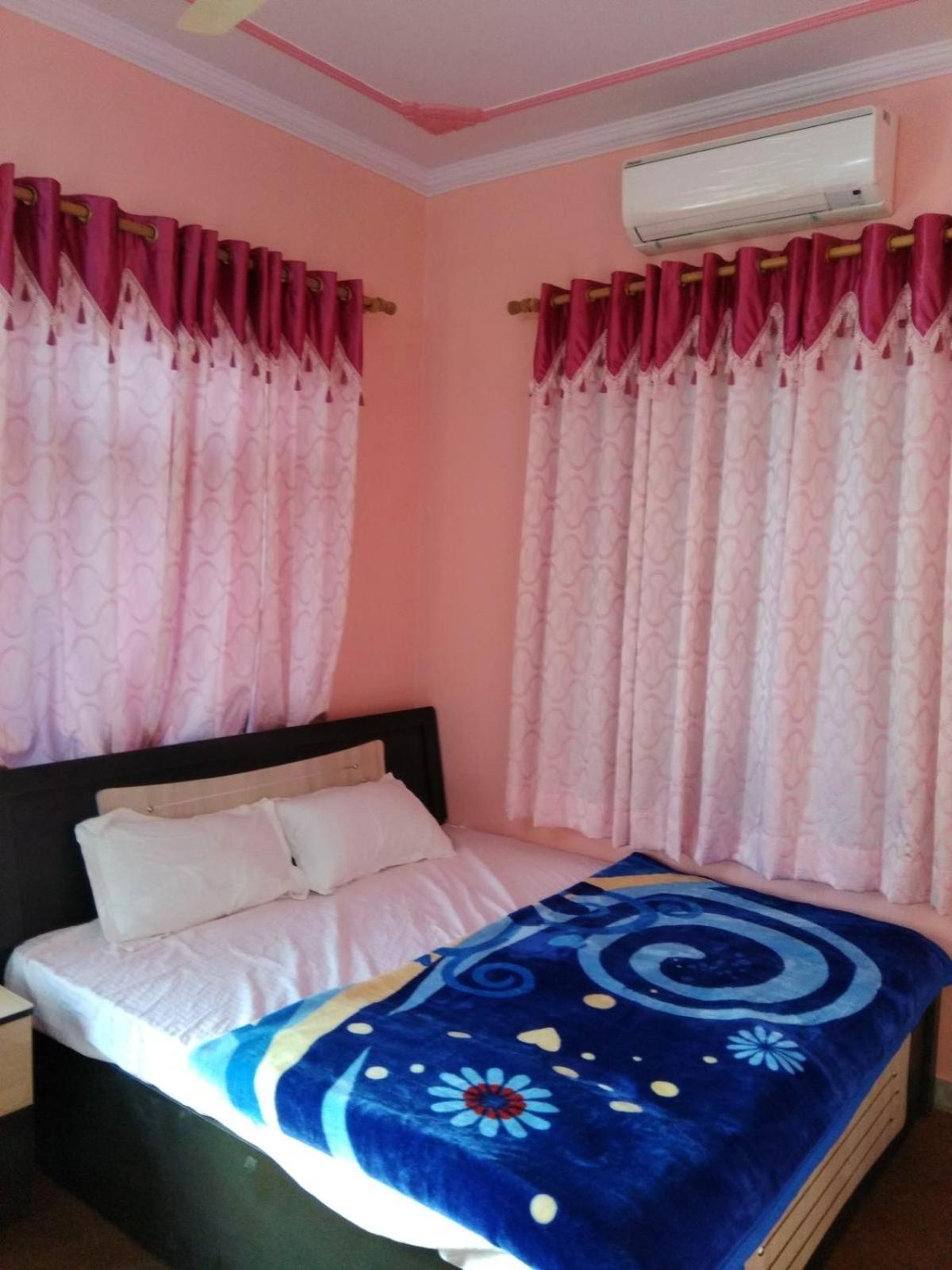 Zamarrud Palace Hotel