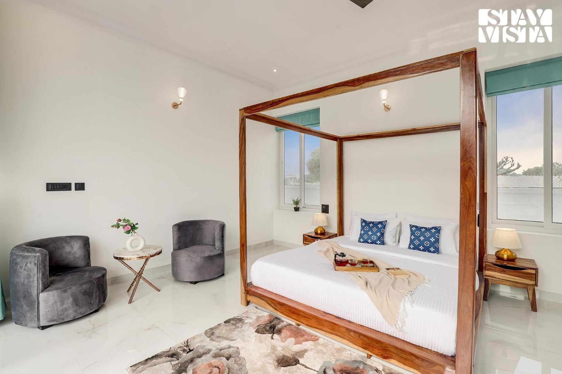 Villa Stayvista's Kundan - Pet-friendly With Sprawling Lawn, Outdoor Pool *