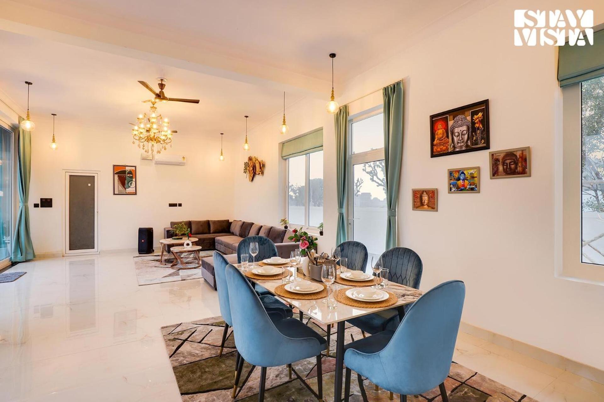 Stayvista's Kundan - Pet-friendly With Sprawling Lawn, Outdoor Pool *