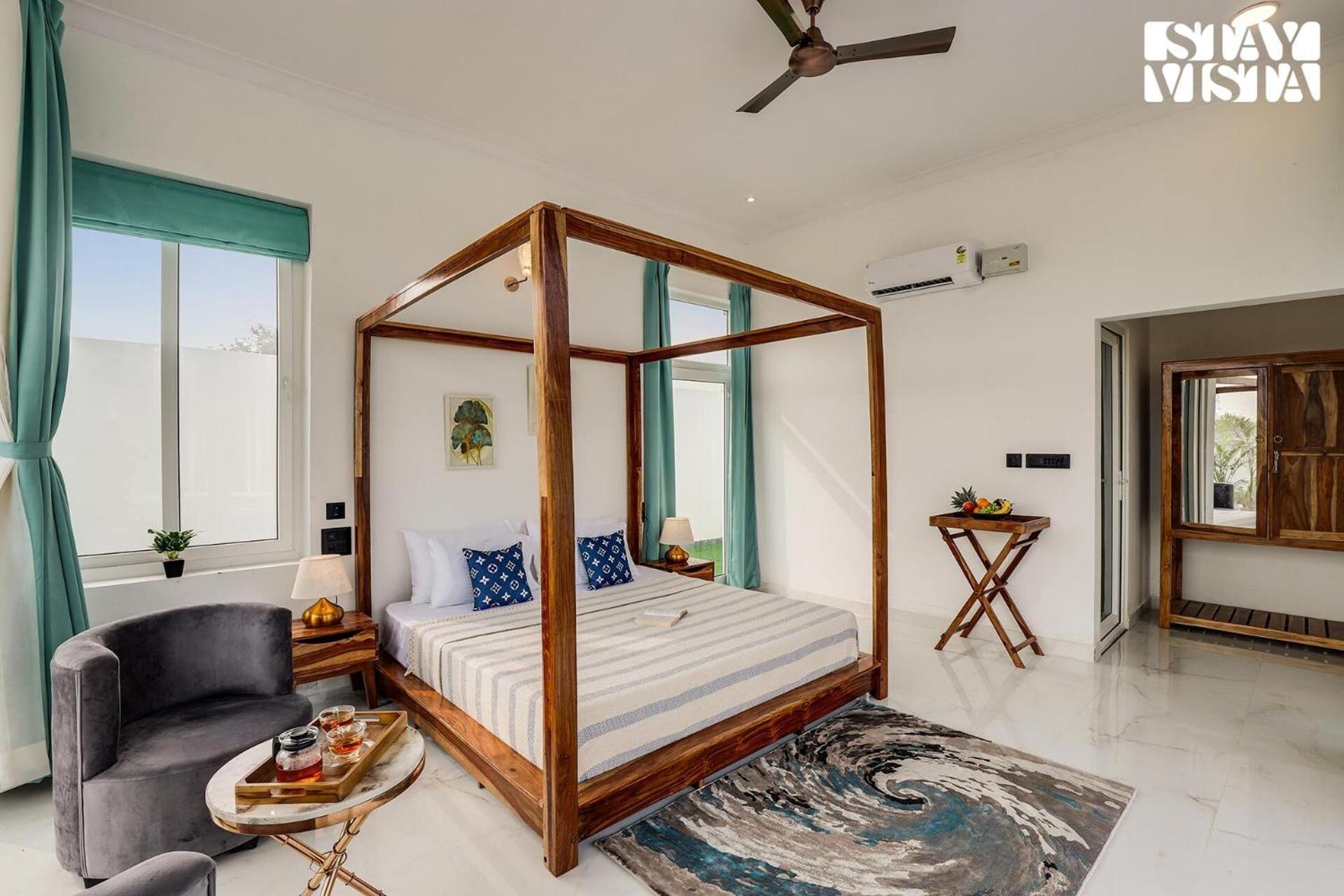 Stayvista's Kundan - Pet-friendly With Sprawling Lawn, Outdoor Pool Villa Jaipur